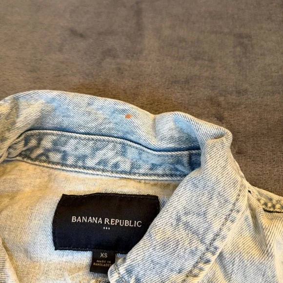 Banana Republic Light Wash Distressed Denim Jacket Womens XS Acid Wash Trucker - Picture 5 of 10